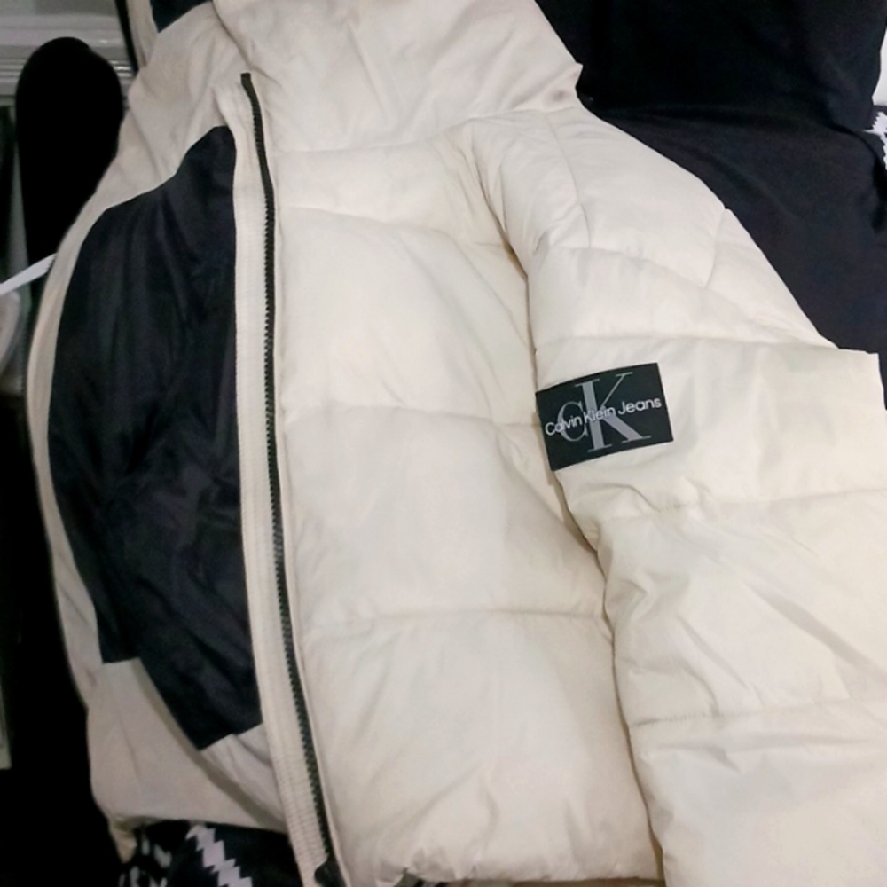 Calvin Klein Repreve Short Boxy Puffer Jacket Size Medium